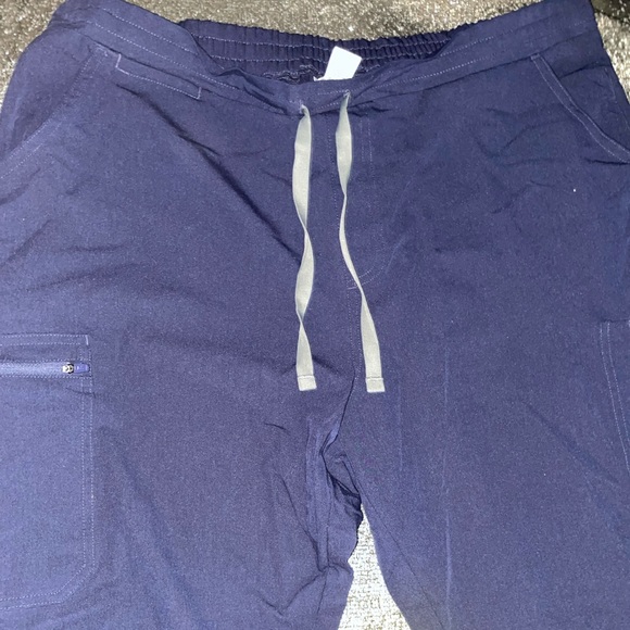 FIGS Navy Blue Scrub Set size XL - Picture 4 of 7